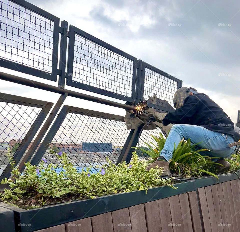 Blue-collar workers in construction and maintenance 