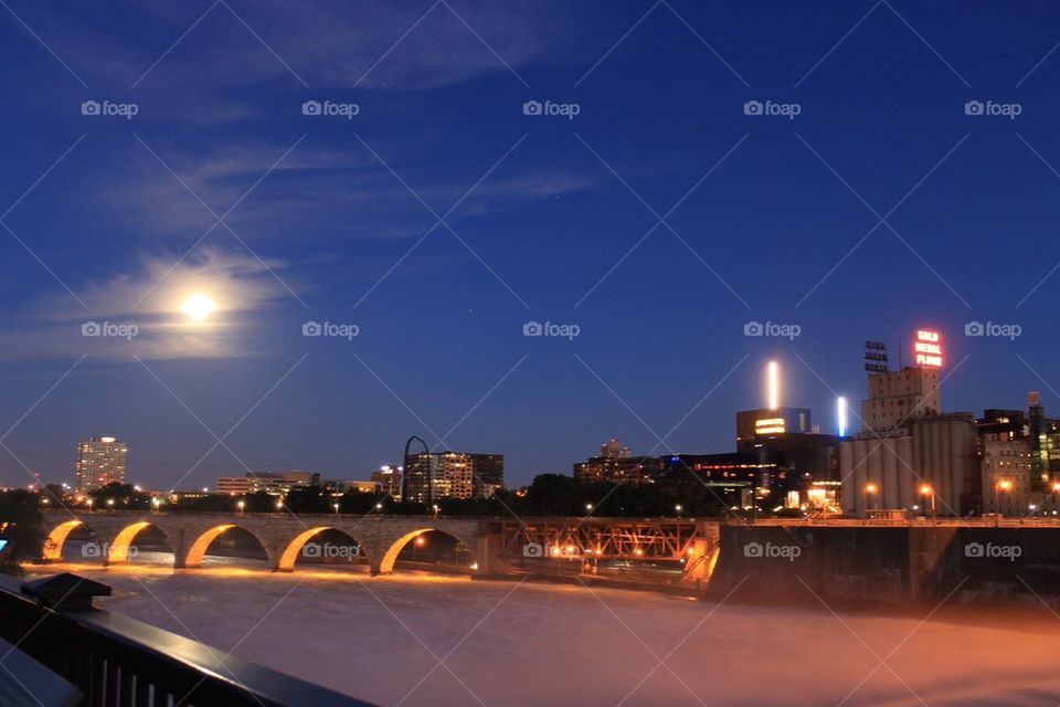 Mpls skyline at night.