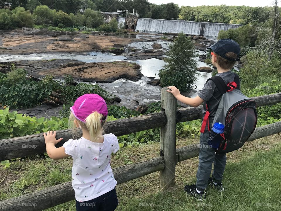 Kiddos enjoying the view of the Falls