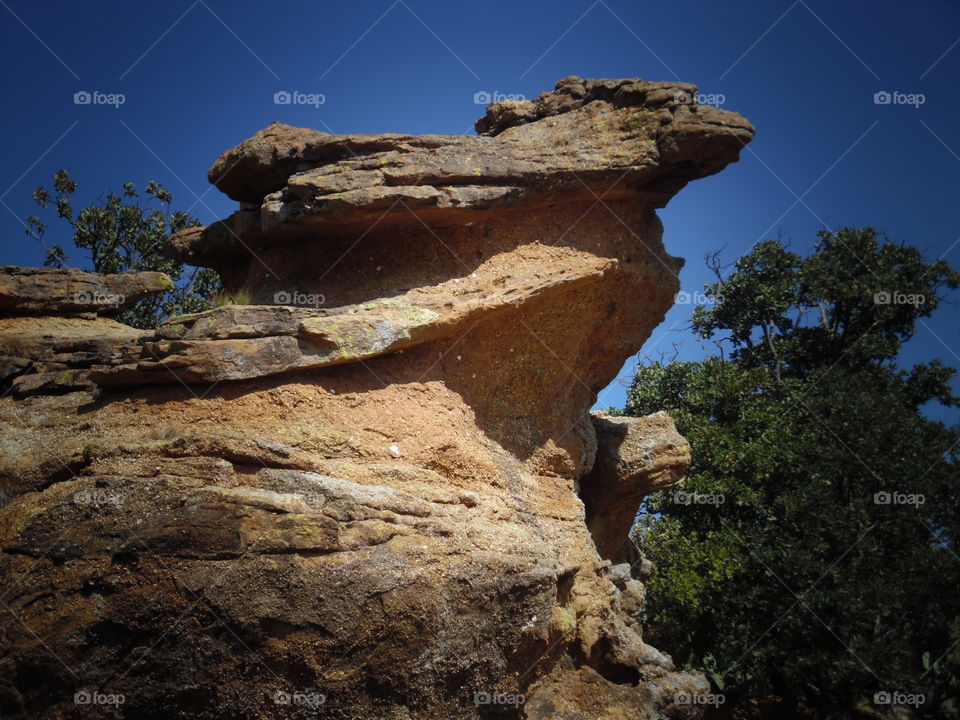 I am the rock. This is a picture of a huge boulder. 👣 🚶 🏃 🔥 💨