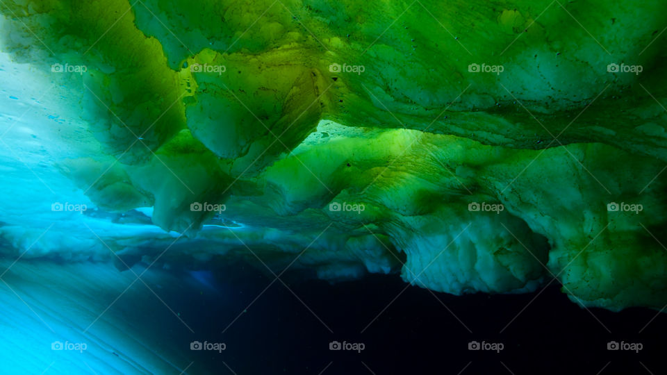 Iceberg sotto livello del mare