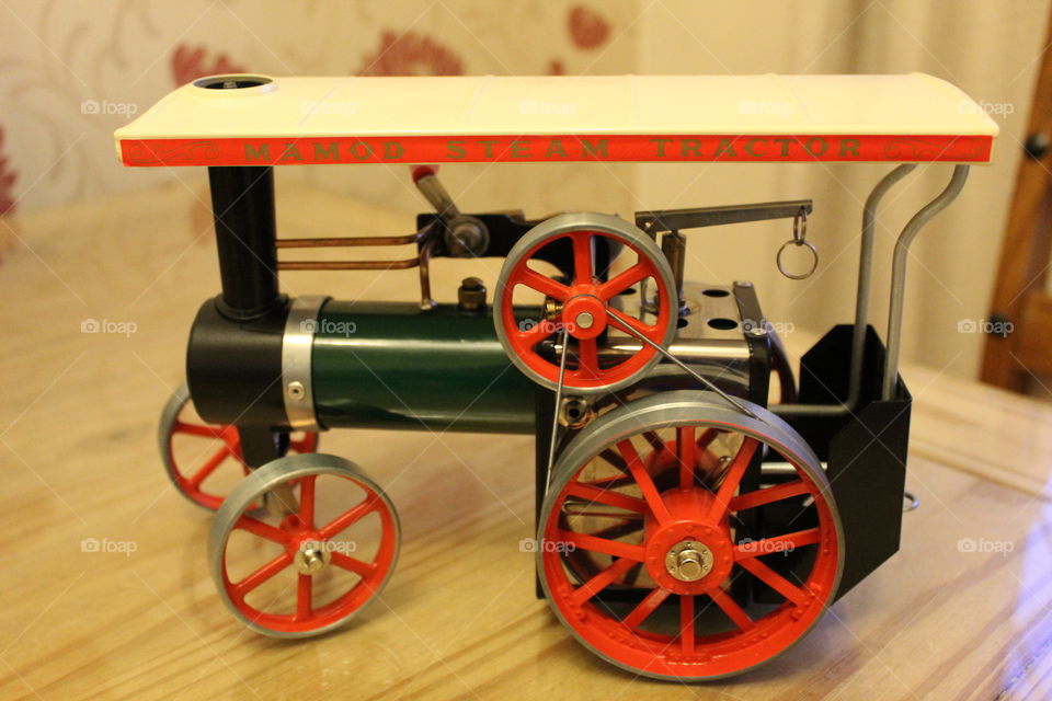 Model steam tractor