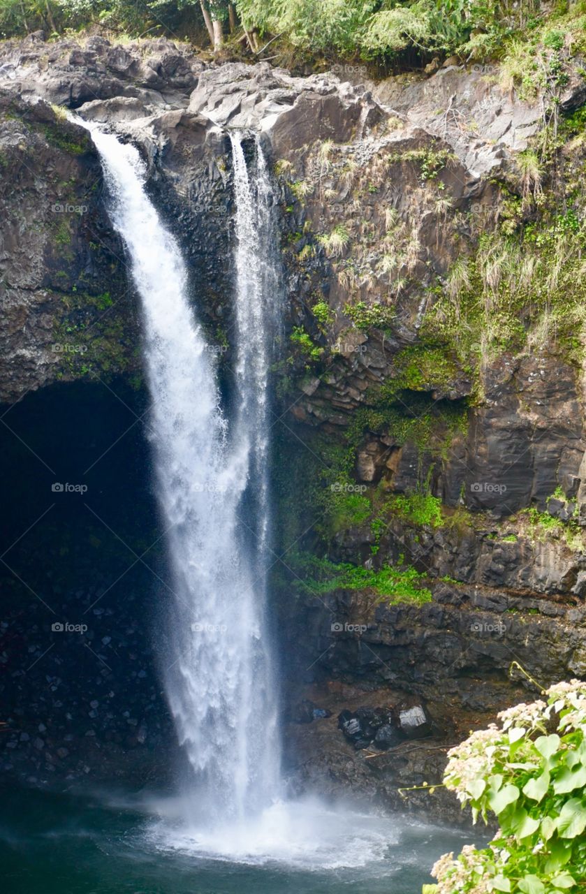 Rainbow Falls in Hilo, Hawaii