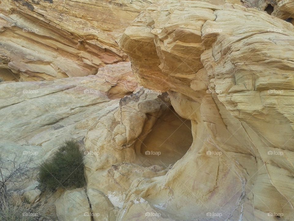 valley of fire mini cave