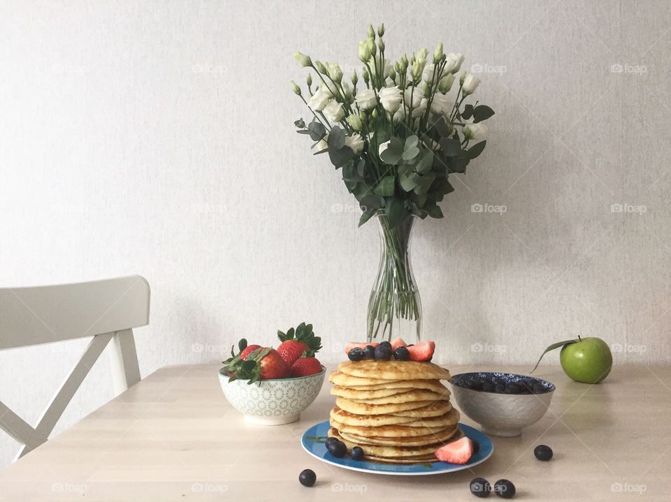 Pancake with berry fruits