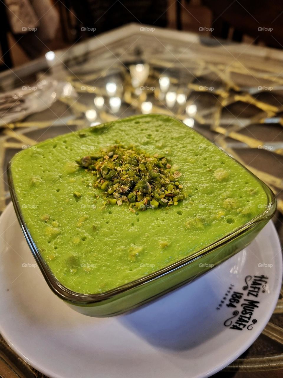 pistachio and chocolate pudding