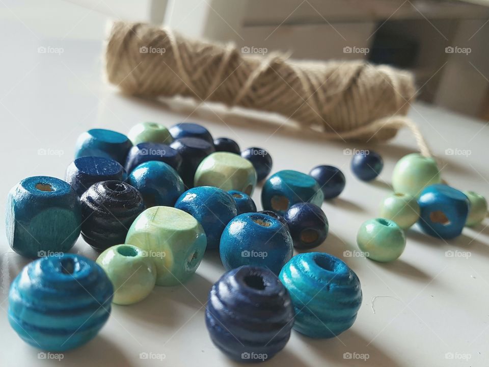 Pearls and hempthread