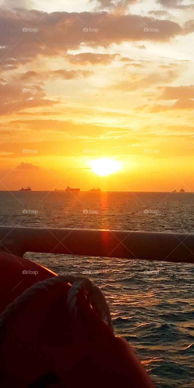 2 minute to sunsets🌅
020221
#At Anchorage border between Malaysia and singapore