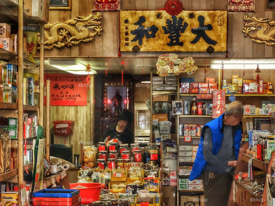 Chinese Medicine Shop. Traditional Chinese Medicine In A Street Market
