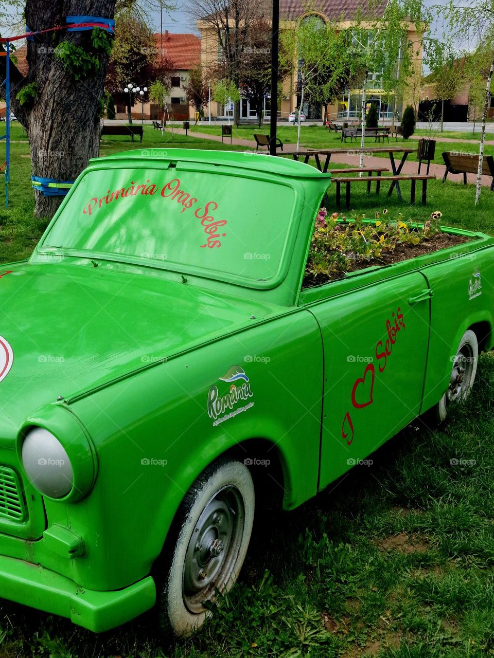 trabant flower pots