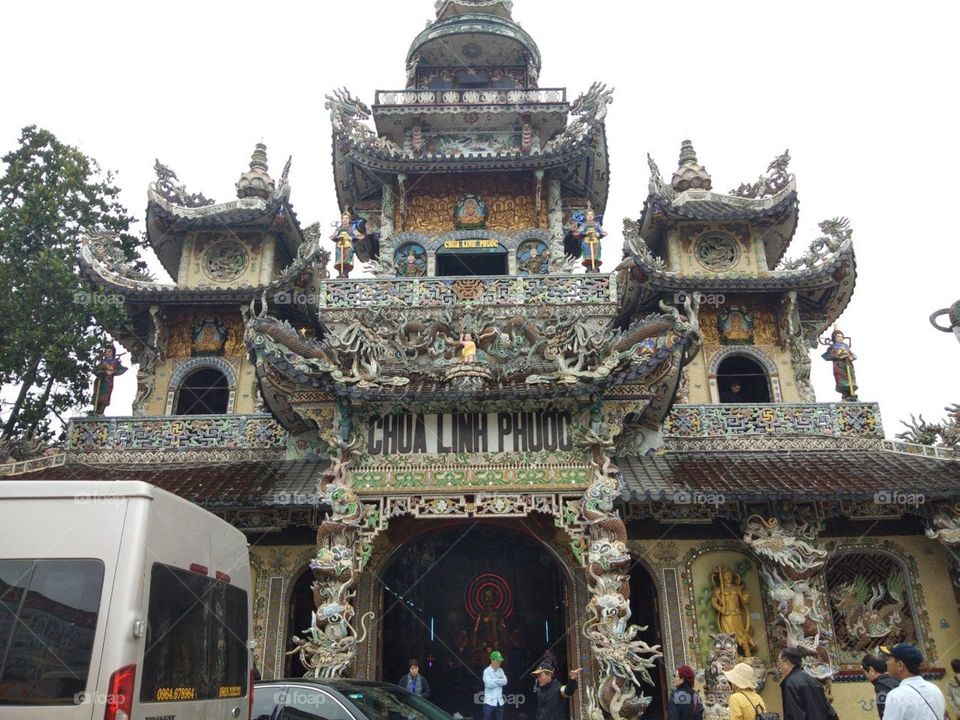 Chùa Linh Phước.