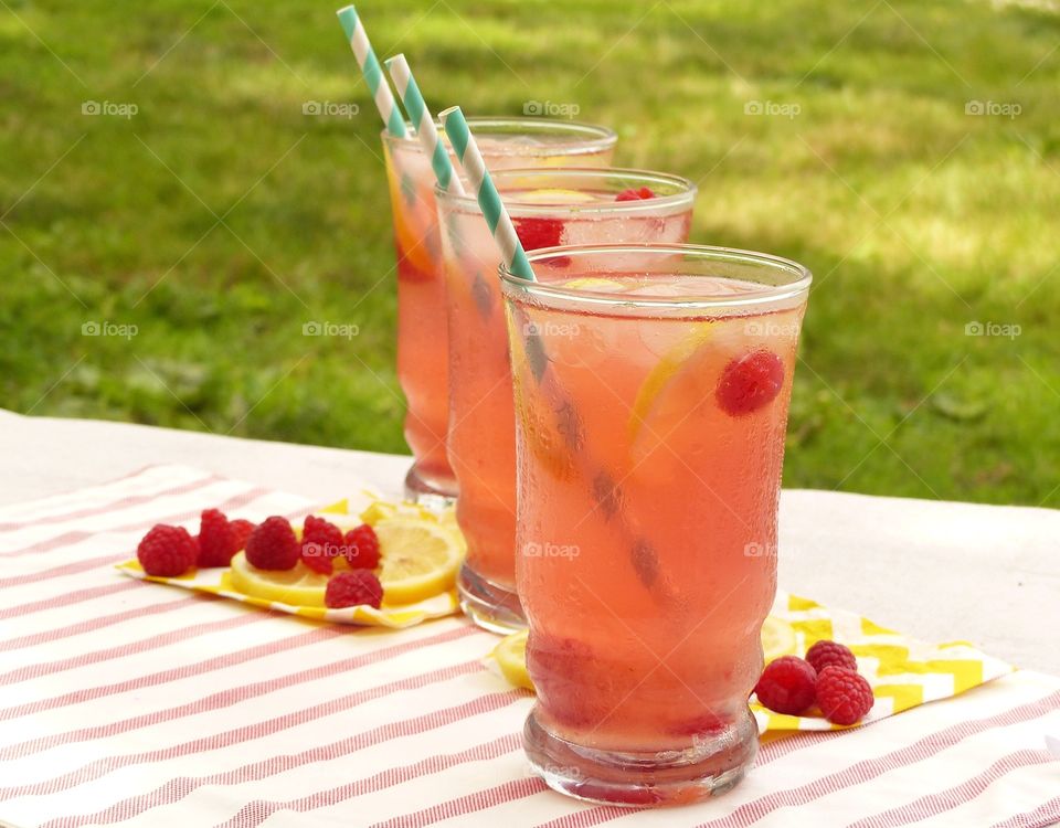 Fresh homemade raspberry lemonade