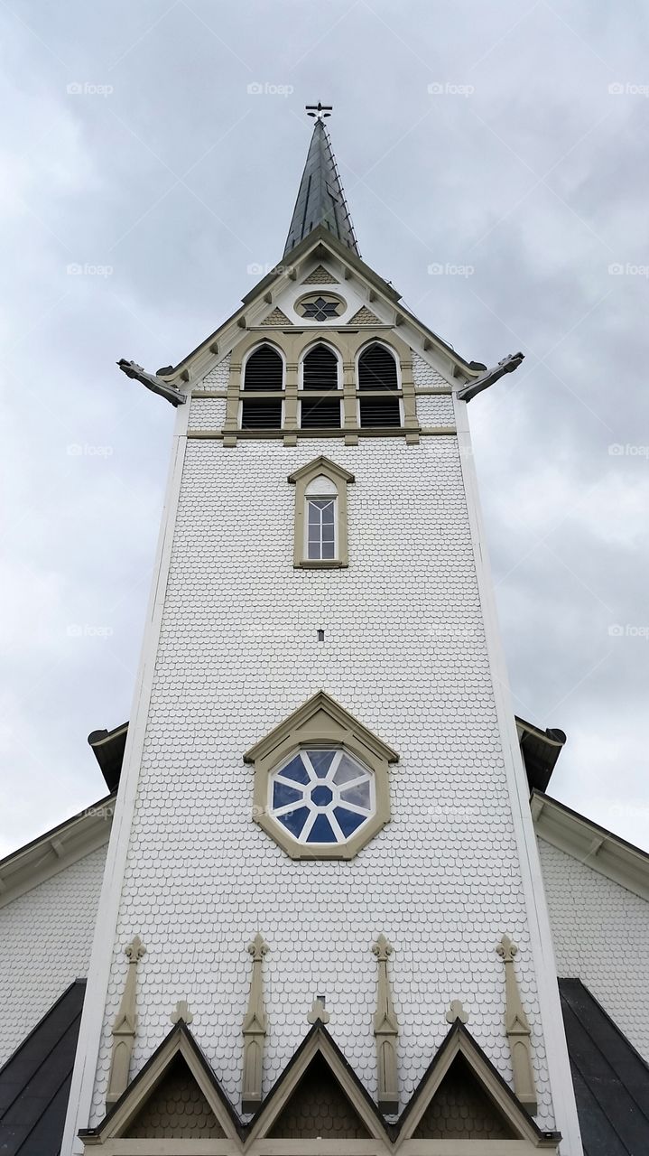 Looking up to heaven!. The bond between the Church and the kingdom of heaven! 😉