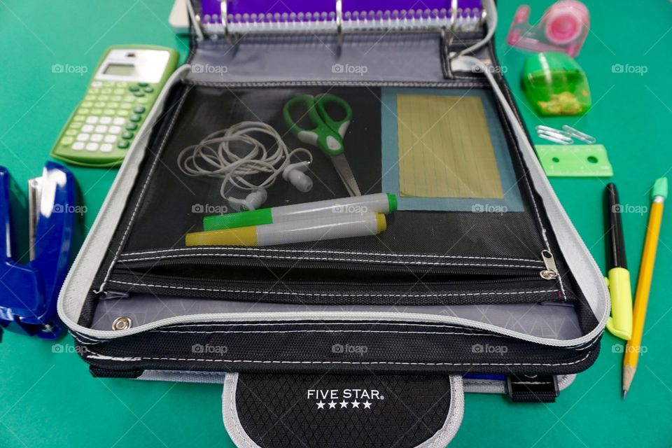 Binder vertical close angle