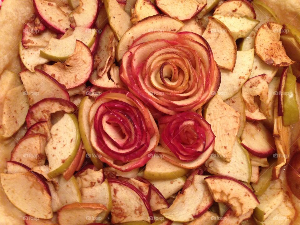 Rose apple pie