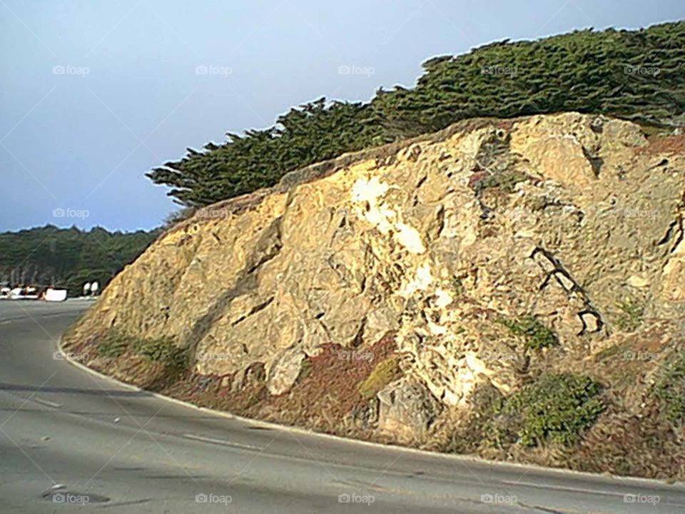 Road way that curves