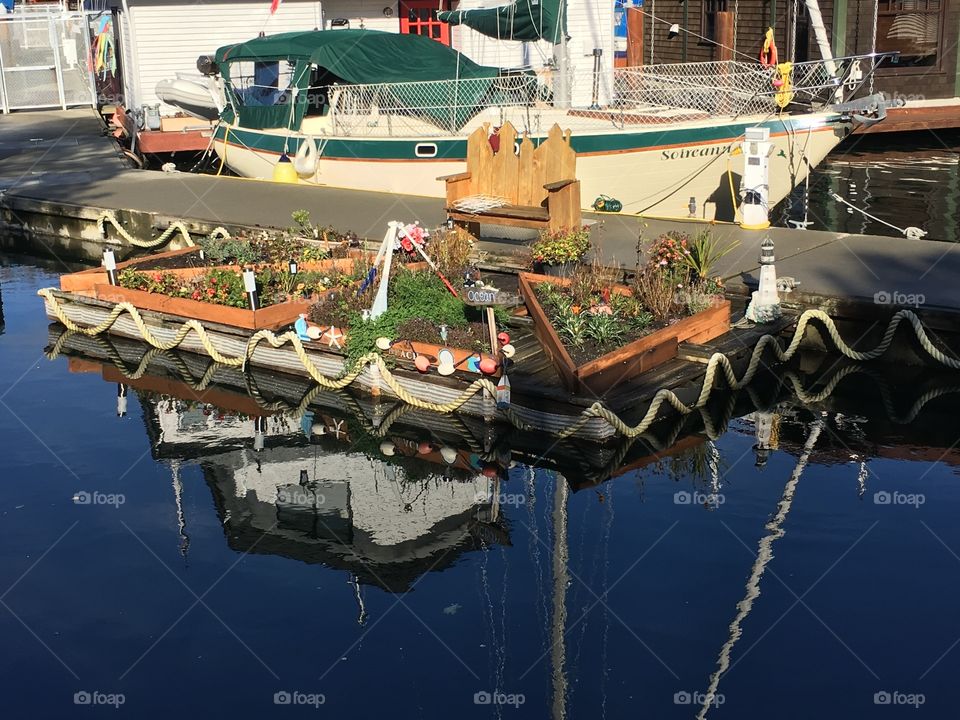 Little garden by the floating homes