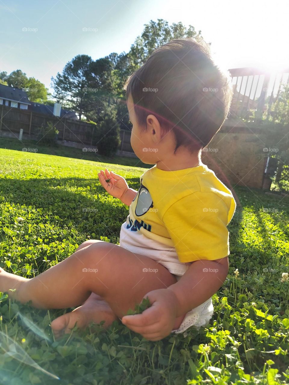 Getting grounded with mom. My little one loves mother earth just as I do❤ take time to be in zen, grounding, sunshine, recharging our vibe