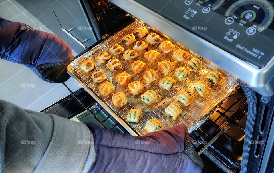 baking home in the stove