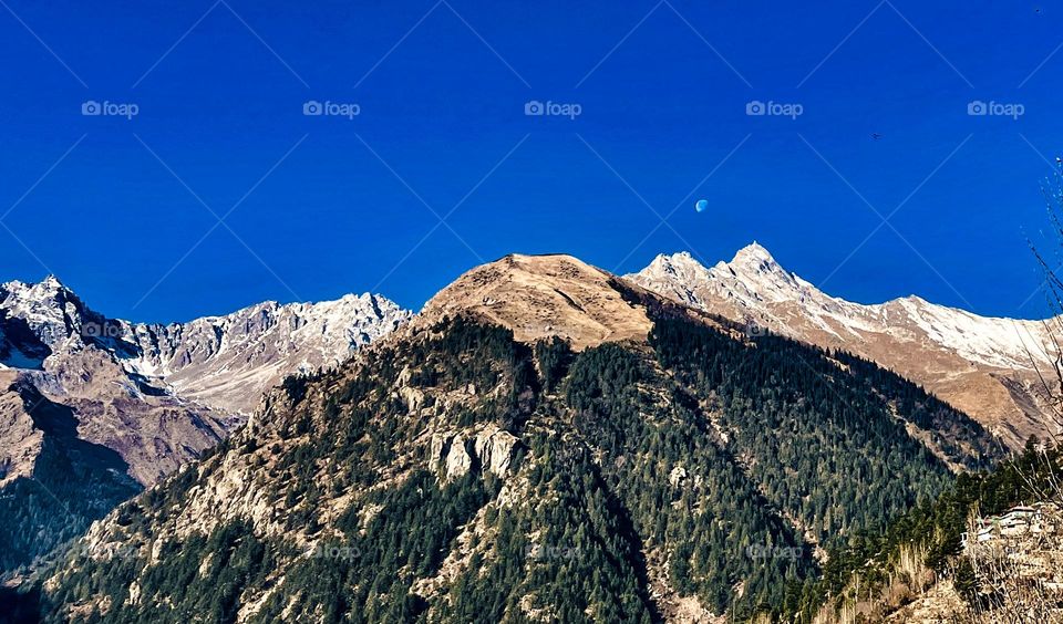 Moon shining bright on New year’s first day 