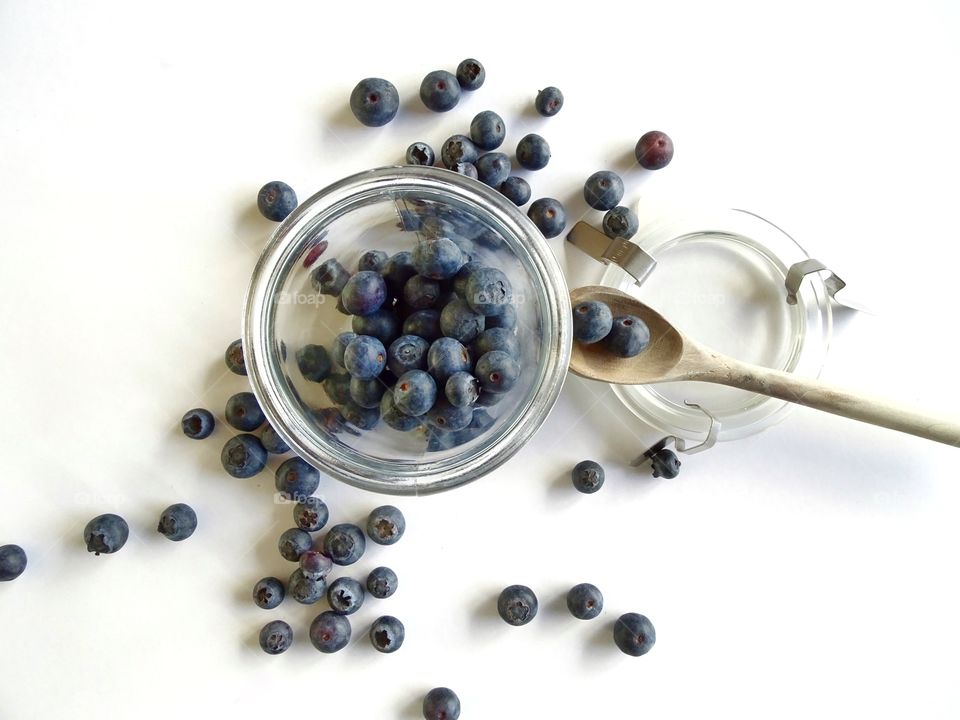 Blue berries in a bowl