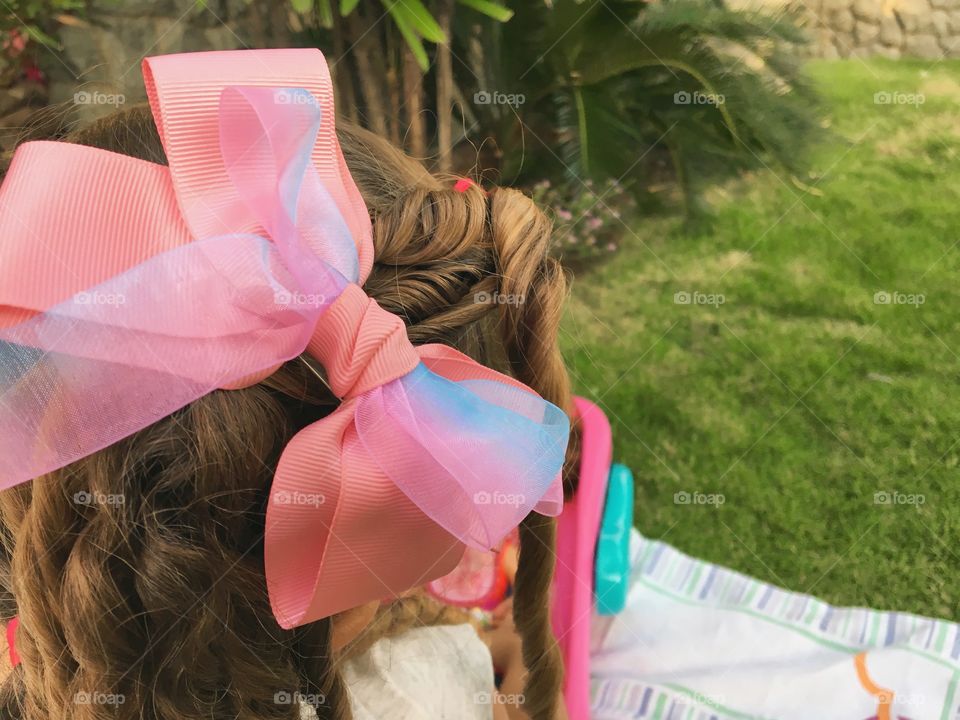 Woman wearing hair bow