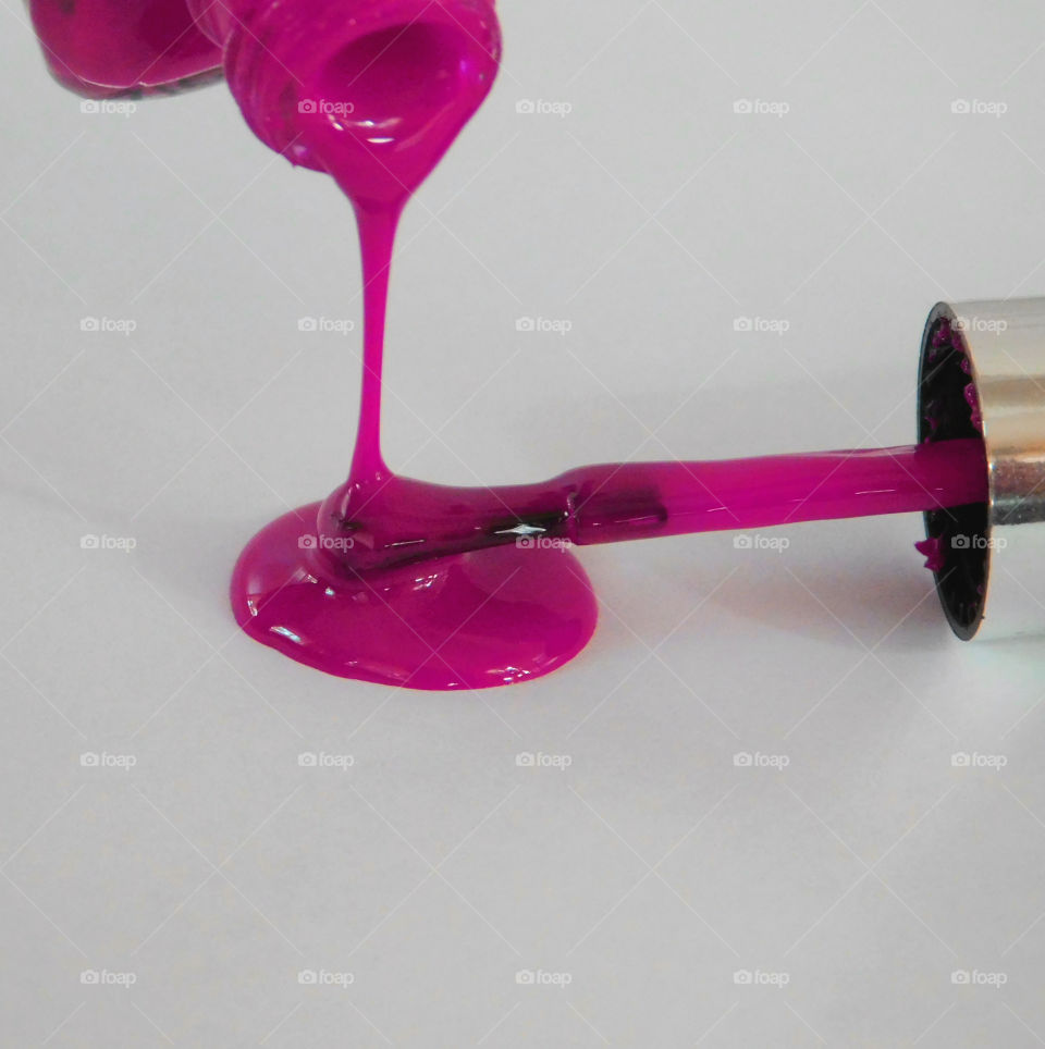 PINK COLOR STORY: Pink is the color most often associated with charm, politeness, sensitivity,
tenderness, sweetness, childhood, femininity, and romance! Think Pink!