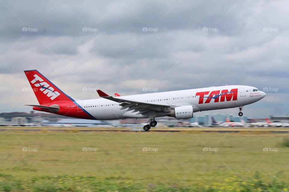 Touchdown . TAM A330 about to touchdown in Madrid